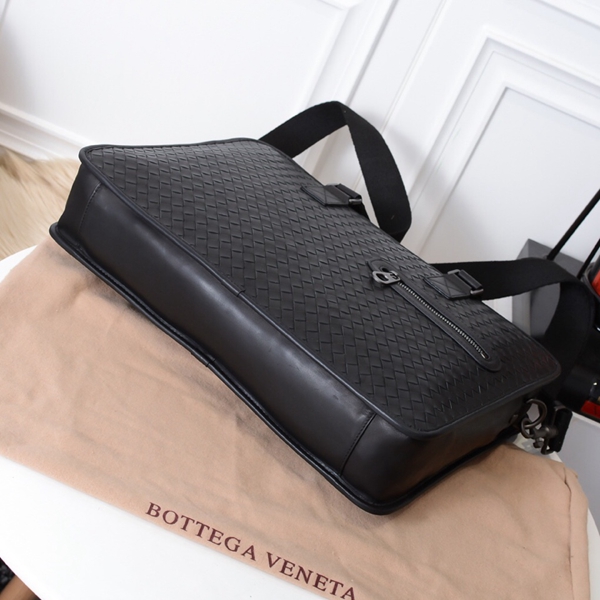 ボッテガヴェネタバッグ側面デザイン